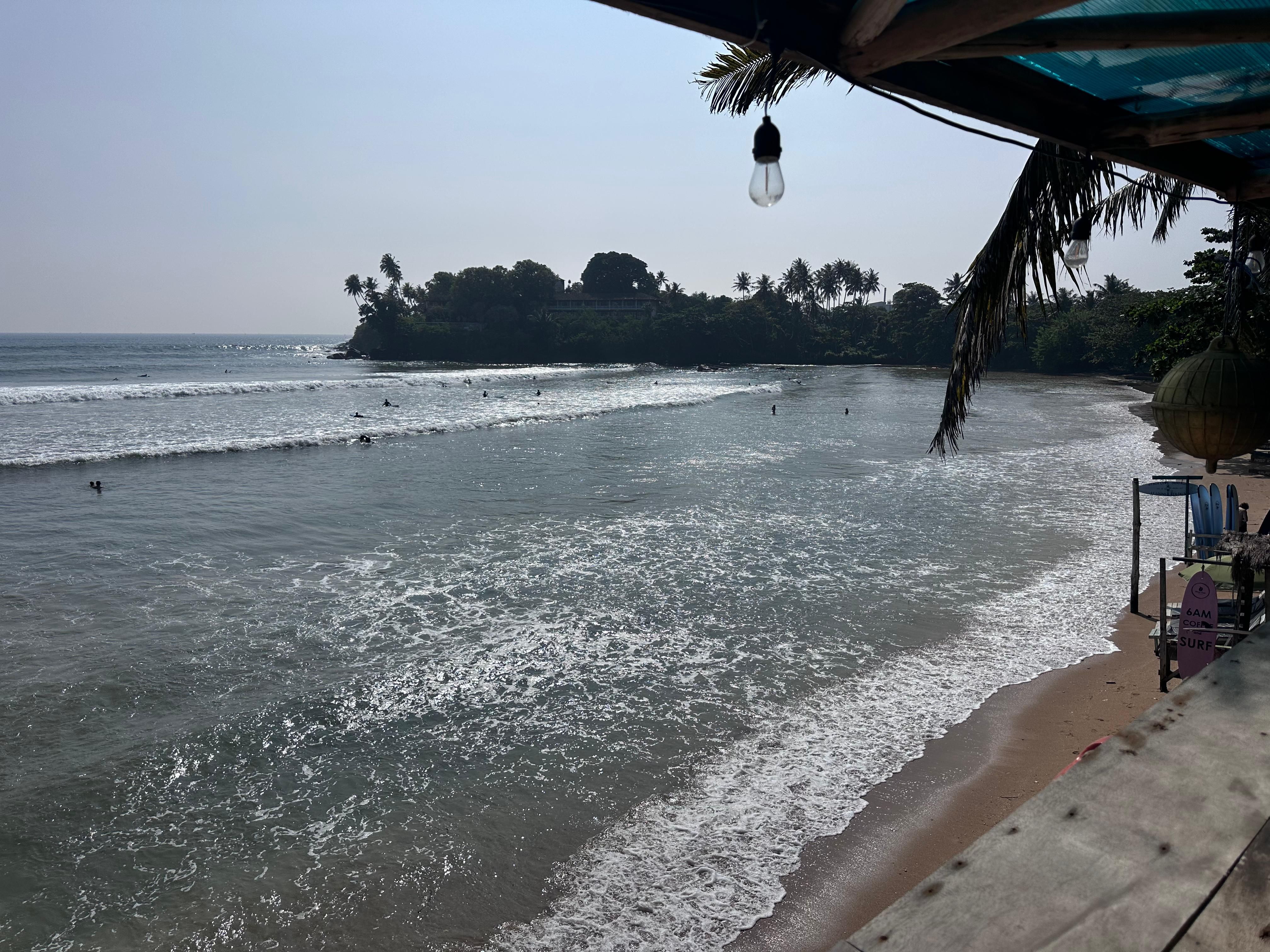 Сёрфинг в Девате: вид на спот (правая часть)